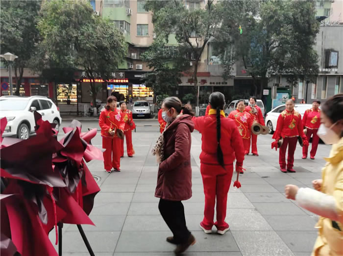 四川中青旅綿陽分社、綿陽市中旅假日旅行社、綿陽自來文化傳播有限公司24H自助售貨服務(wù)盛大開業(yè)