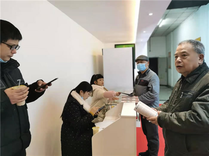 四川中青旅綿陽分社、綿陽市中旅假日旅行社、綿陽自來文化傳播有限公司24H自助售貨服務(wù)盛大開業(yè)